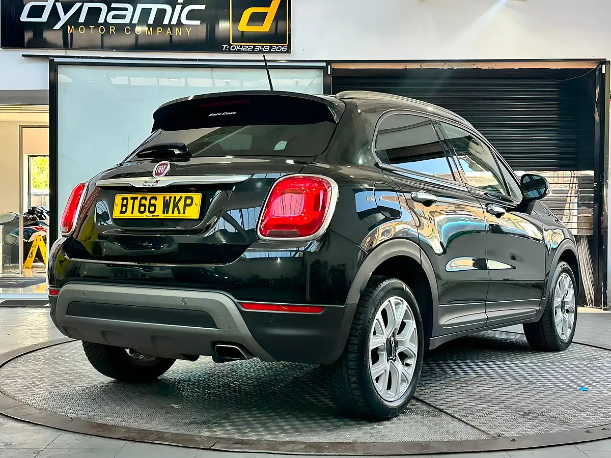 Used 2016 Fiat 500X Cross Black - Interior and Exterior details 4