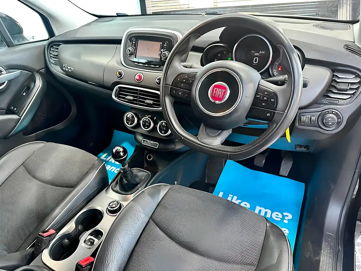 Used 2016 Fiat 500X Cross Black - Interior and Exterior details 6