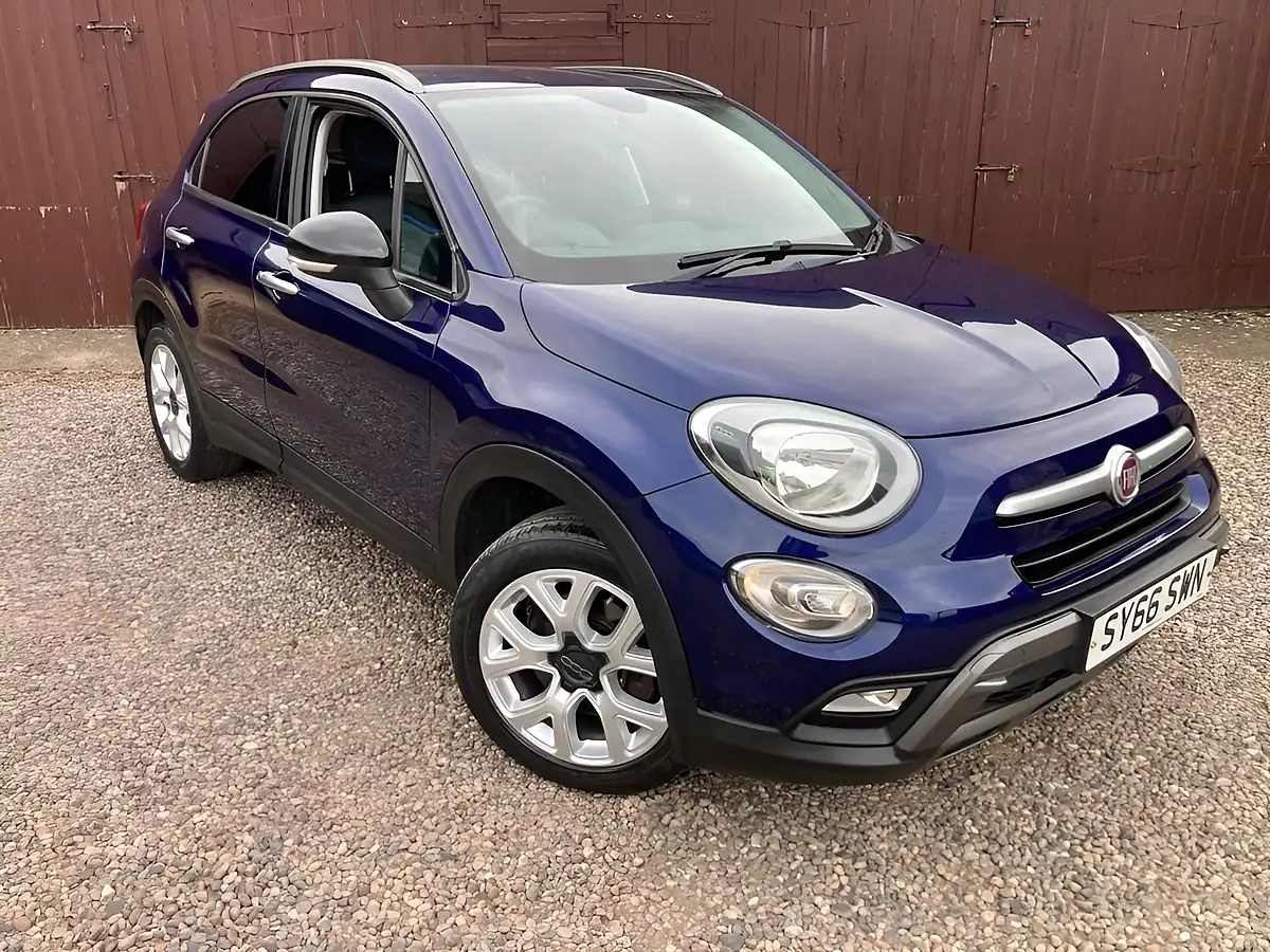 Used 2016 Fiat 500X Cross Blue - Front View