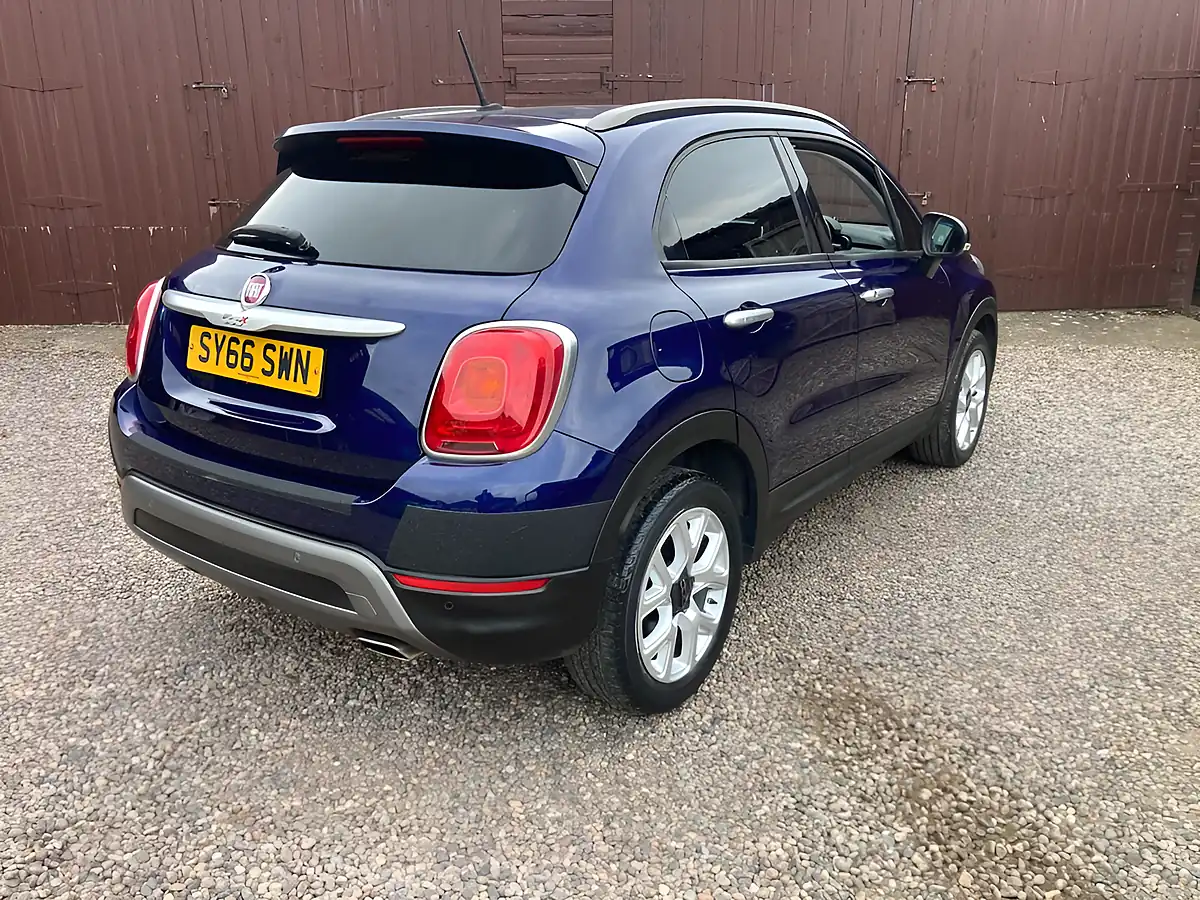 Used 2016 Fiat 500X Cross Blue - Interior and Exterior details 3