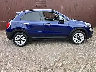 Used 2016 Fiat 500X Cross Blue - Interior and Exterior details 5
