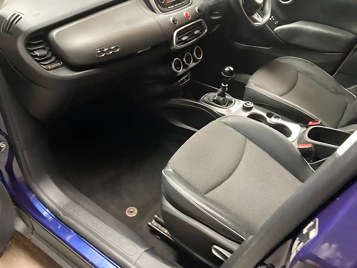 Used 2016 Fiat 500X Cross Blue - Interior and Exterior details 8