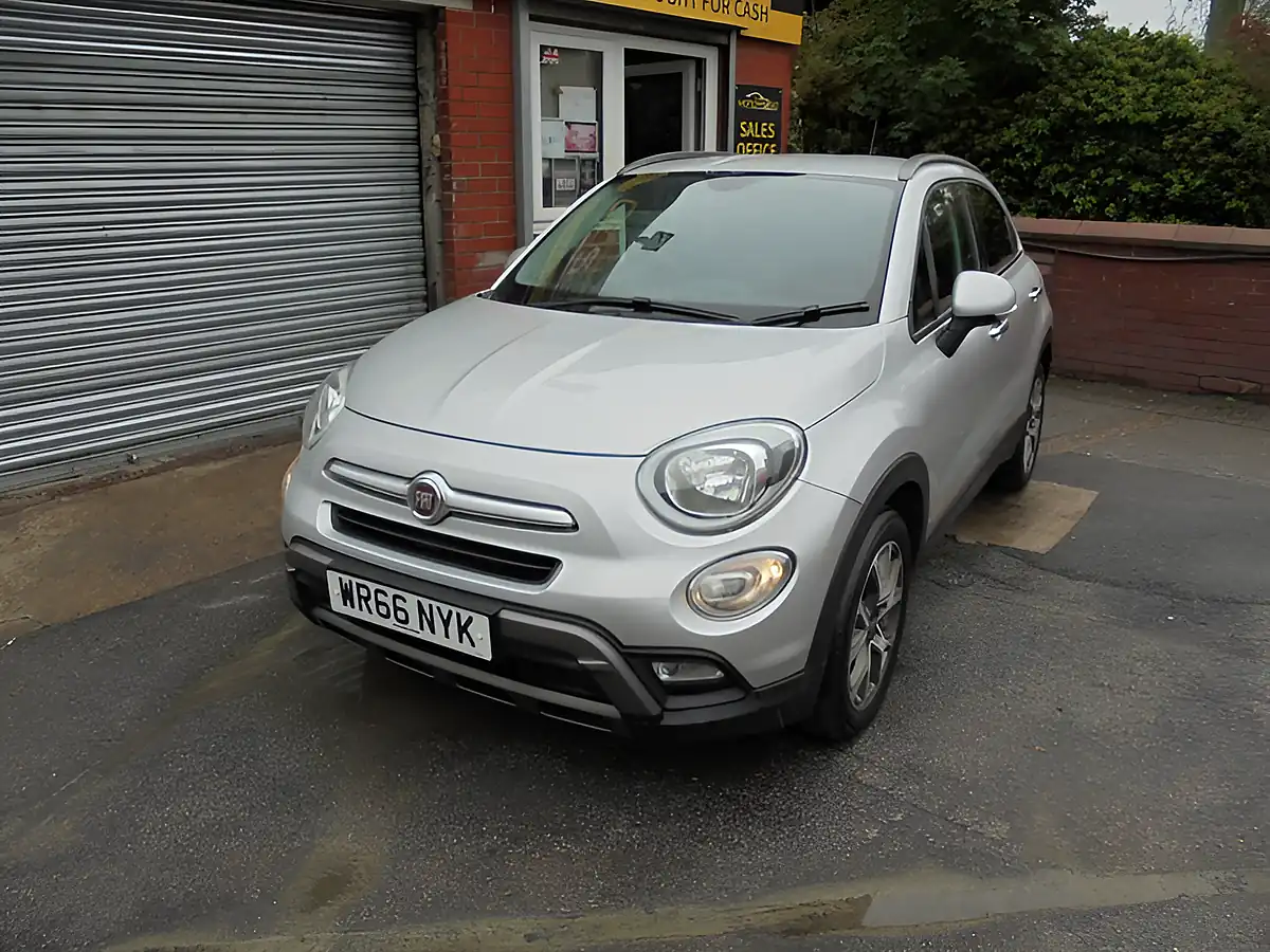 Used 2016 Fiat 500X Cross Grey - Interior and Exterior details 2