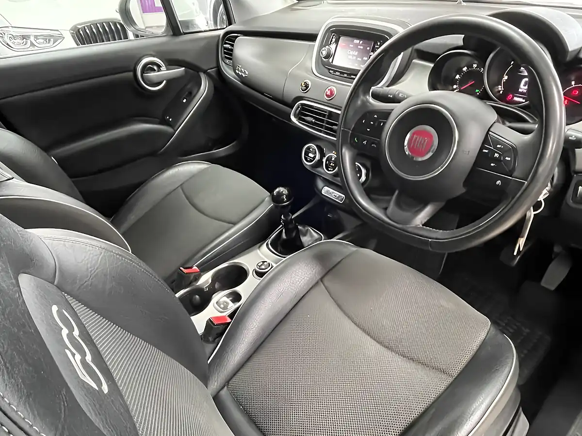 Used 2016 Fiat 500x Cross Ice White - Interior and Exterior details 14