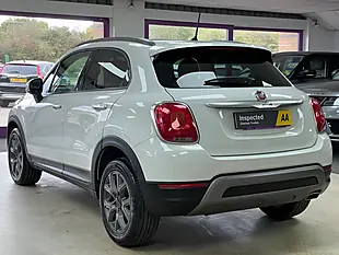 Used 2016 Fiat 500x Cross Ice White - Interior and Exterior details 9