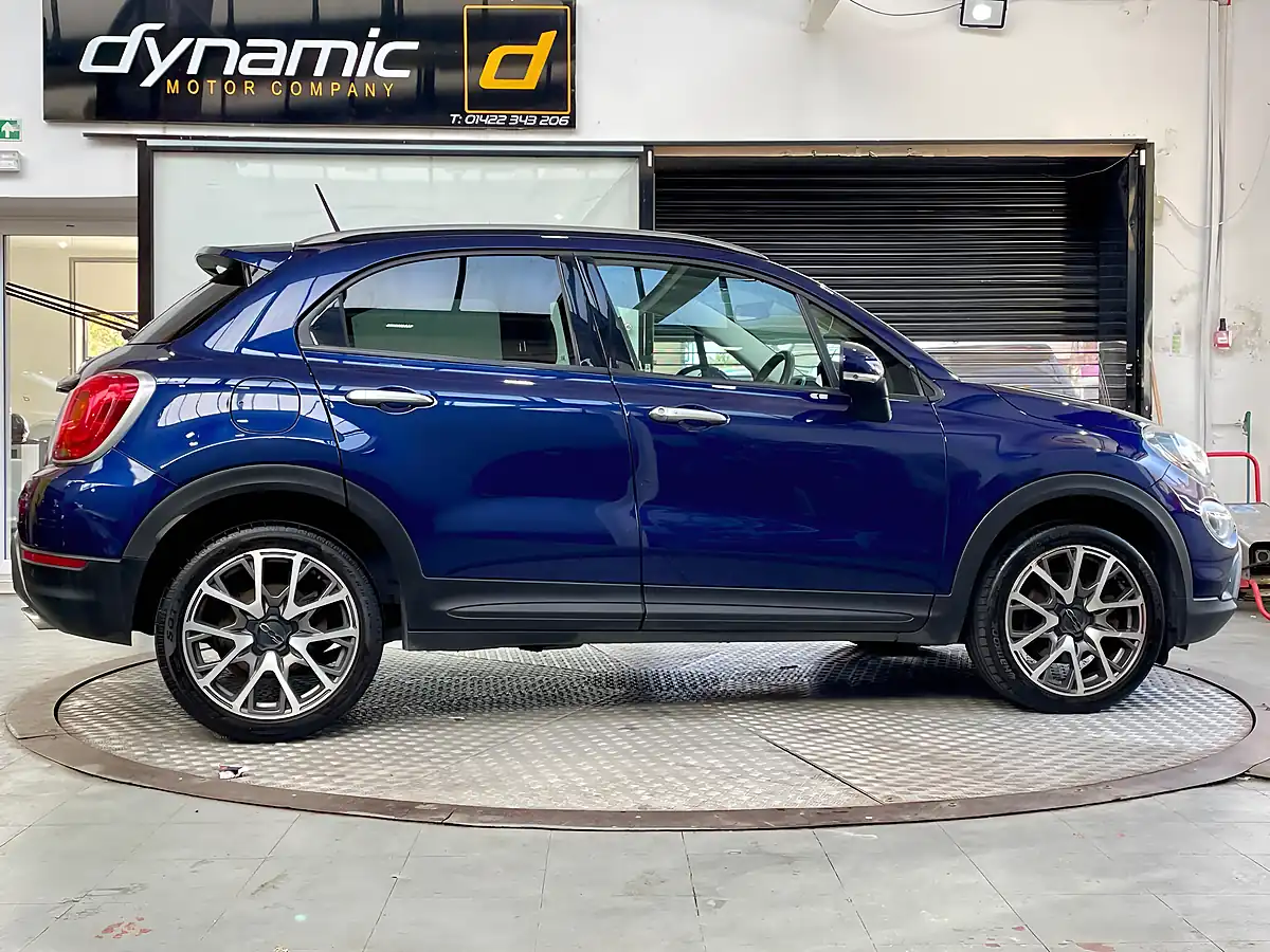 Used 2016 Fiat 500X Cross Plus Blue - Interior and Exterior details 11