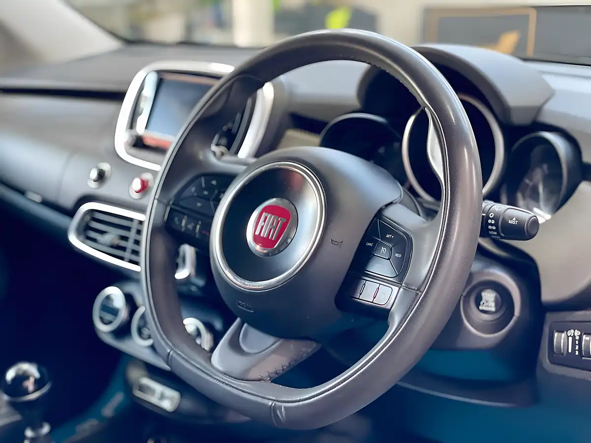 Used 2016 Fiat 500X Cross Plus Blue - Interior and Exterior details 15