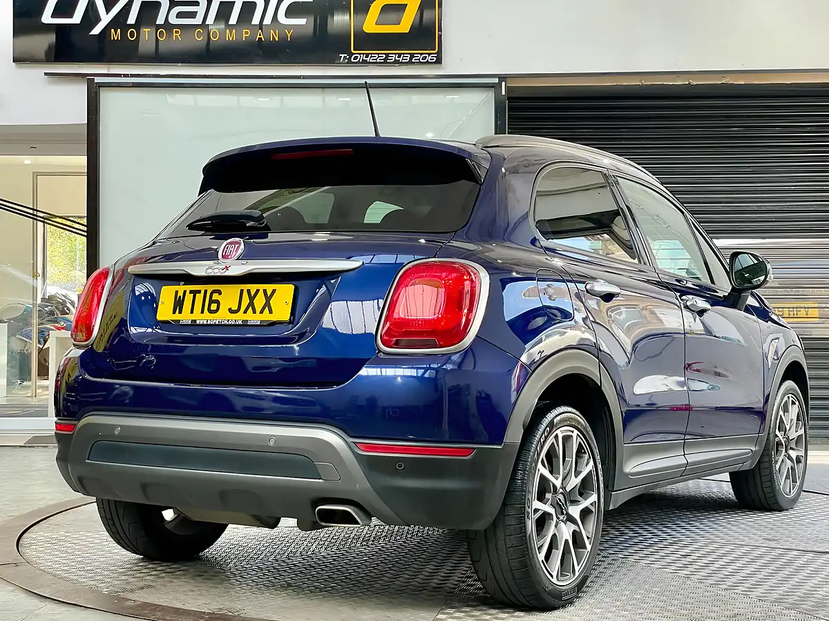 Used 2016 Fiat 500X Cross Plus Blue - Interior and Exterior details 4