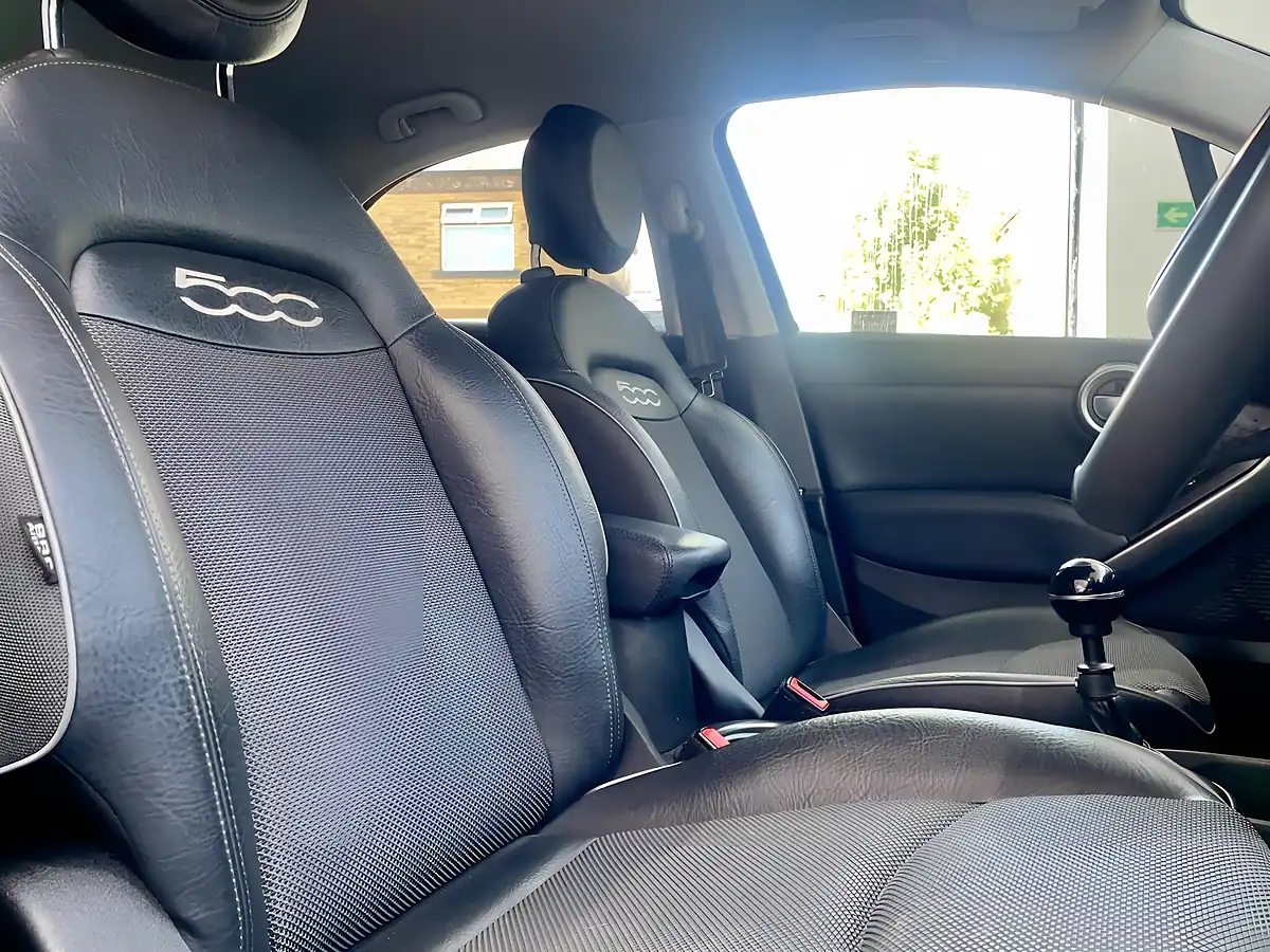 Used 2016 Fiat 500X Cross Plus Blue - Interior and Exterior details 7