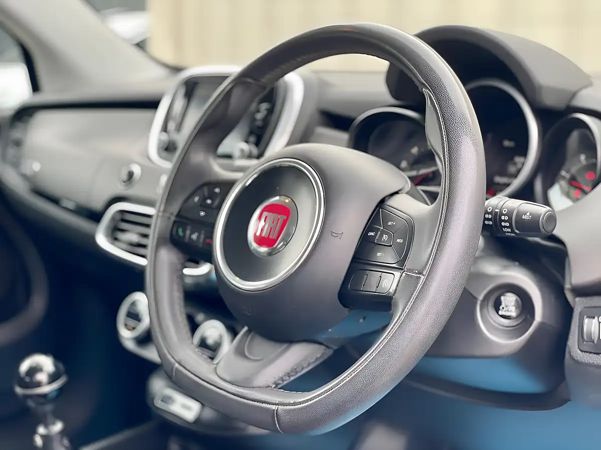 Used 2016 Fiat 500X Cross Plus Blue - Interior and Exterior details 15