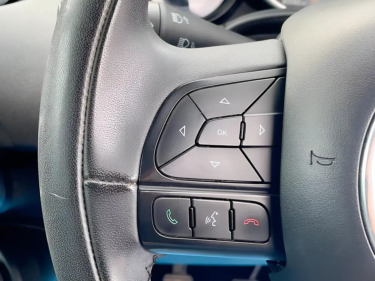 Used 2016 Fiat 500X Cross Plus Blue - Interior and Exterior details 17