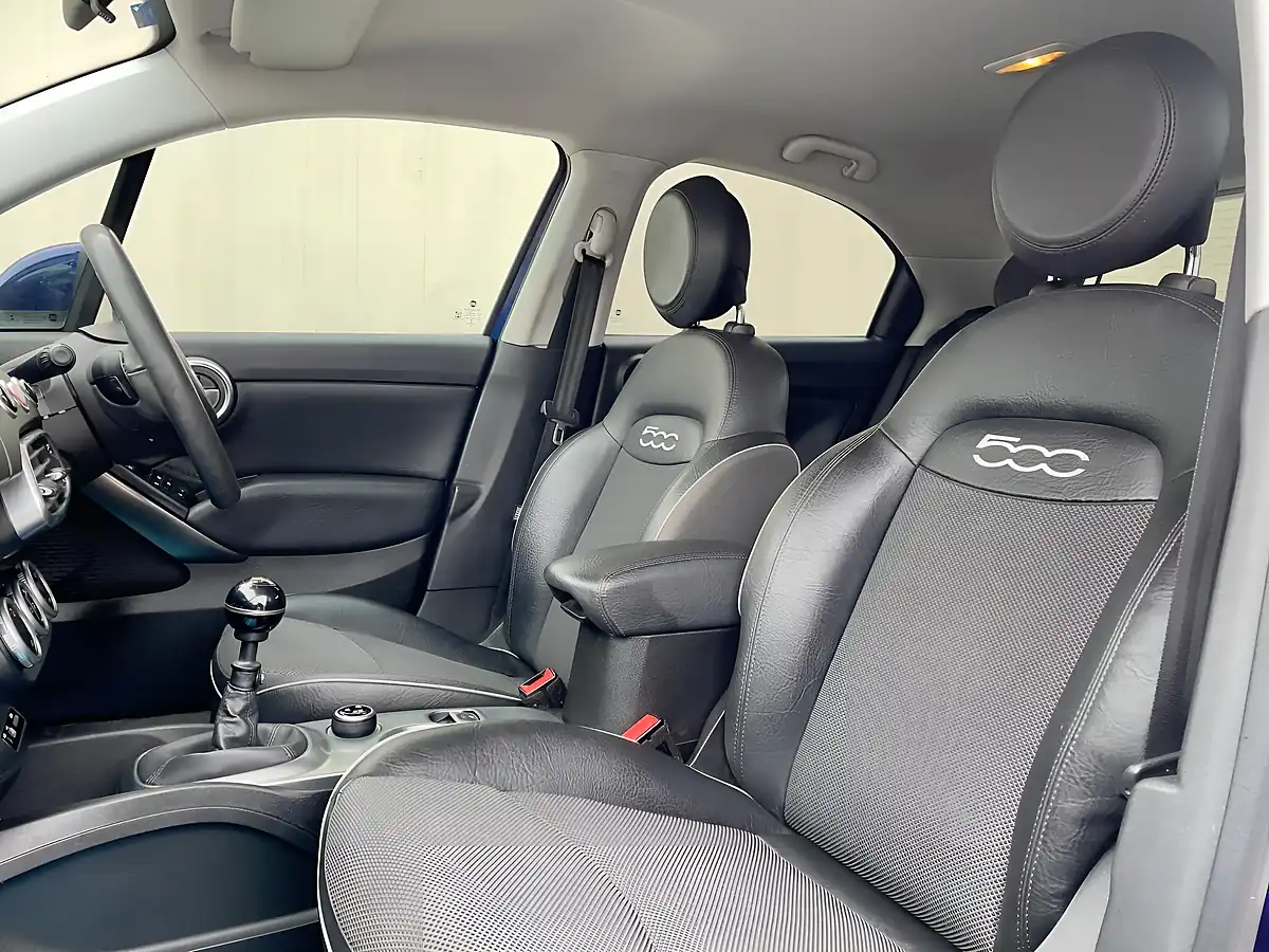 Used 2016 Fiat 500X Cross Plus Blue - Interior and Exterior details 7