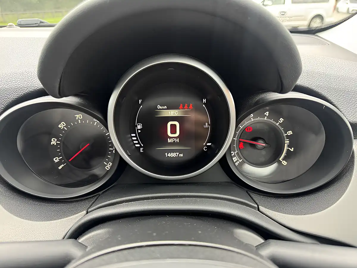 Used 2016 Fiat 500X Cross Plus Grey - Interior and Exterior details 3