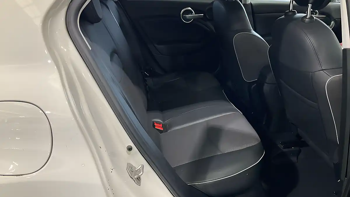 Used 2016 Fiat 500X Cross Plus Ice White - Interior and Exterior details 11