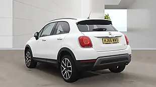 Used 2016 Fiat 500X Cross Plus Ice White - Interior and Exterior details 4