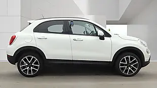 Used 2016 Fiat 500X Cross Plus Ice White - Interior and Exterior details 6