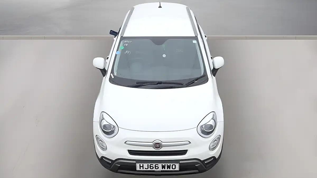 Used 2016 Fiat 500X Cross Plus Ice White - Interior and Exterior details 8