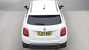 Used 2016 Fiat 500X Cross Plus Ice White - Interior and Exterior details 9