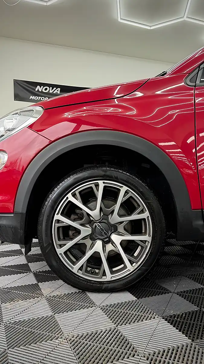 Used 2016 Fiat 500X Cross Plus Red - Interior and Exterior details 15