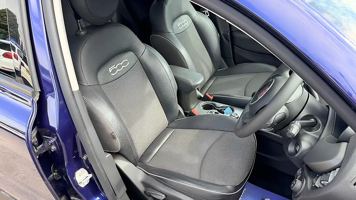 Used 2016 Fiat 500X Cross Plus Venezia Blue - Interior and Exterior details 11