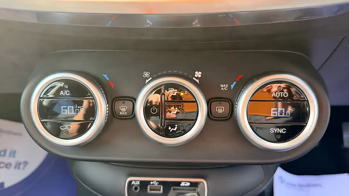Used 2016 Fiat 500X Cross Plus Venezia Blue - Interior and Exterior details 13