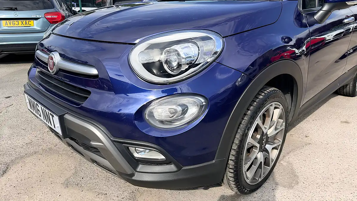 Used 2016 Fiat 500X Cross Plus Venezia Blue - Interior and Exterior details 18