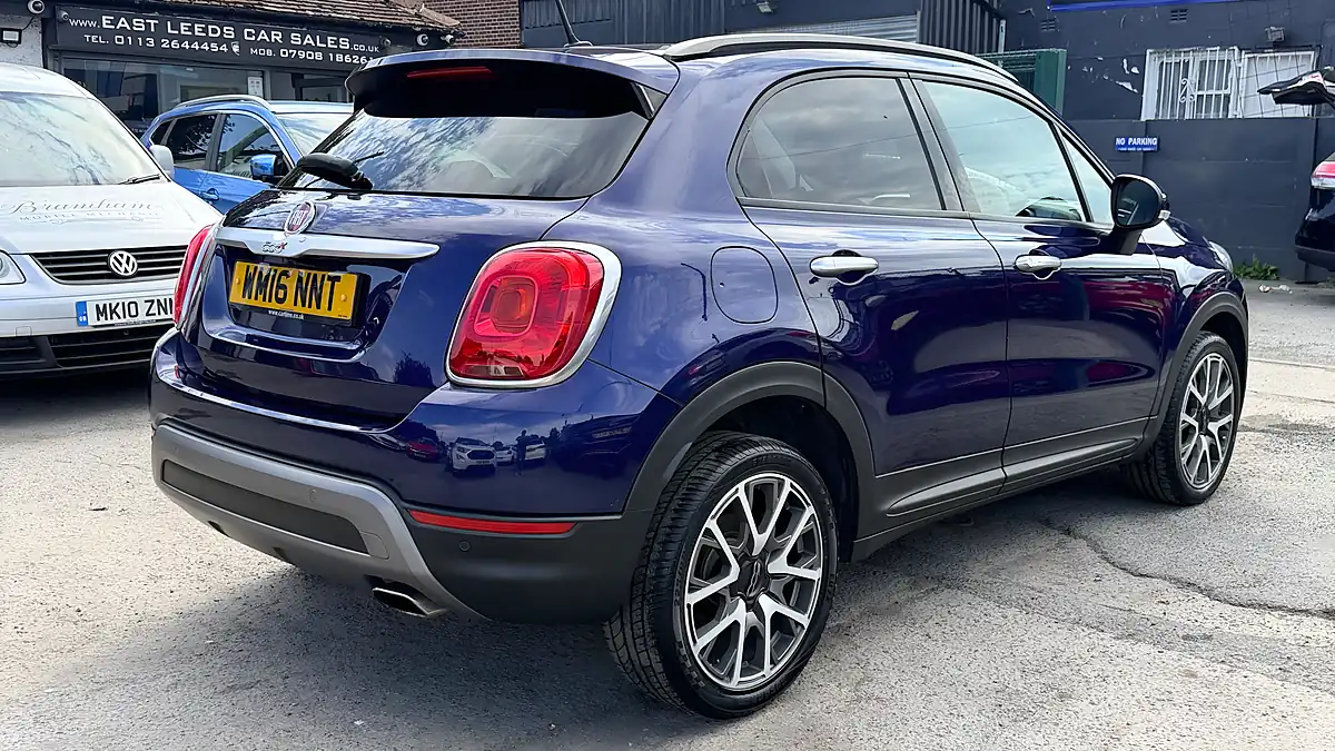 Used 2016 Fiat 500X Cross Plus Venezia Blue - Interior and Exterior details 3