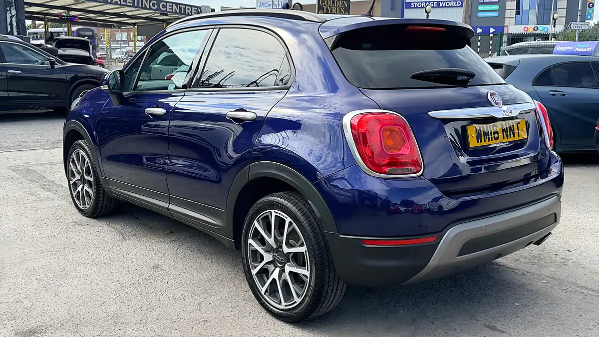 Used 2016 Fiat 500X Cross Plus Venezia Blue - Interior and Exterior details 5
