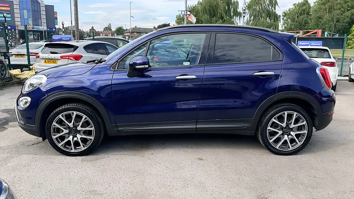 Used 2016 Fiat 500X Cross Plus Venezia Blue - Interior and Exterior details 6