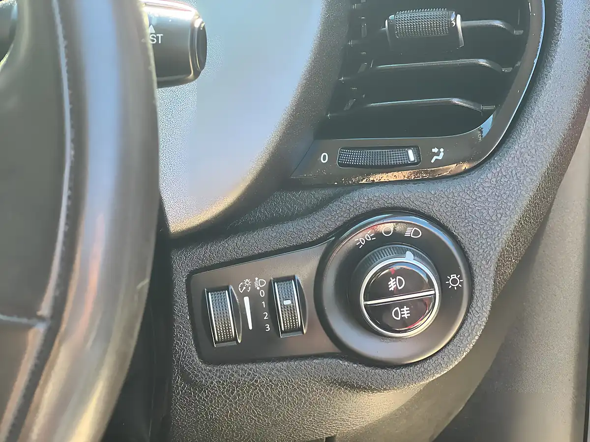 Used 2016 Fiat 500X Cross Red - Interior and Exterior details 13