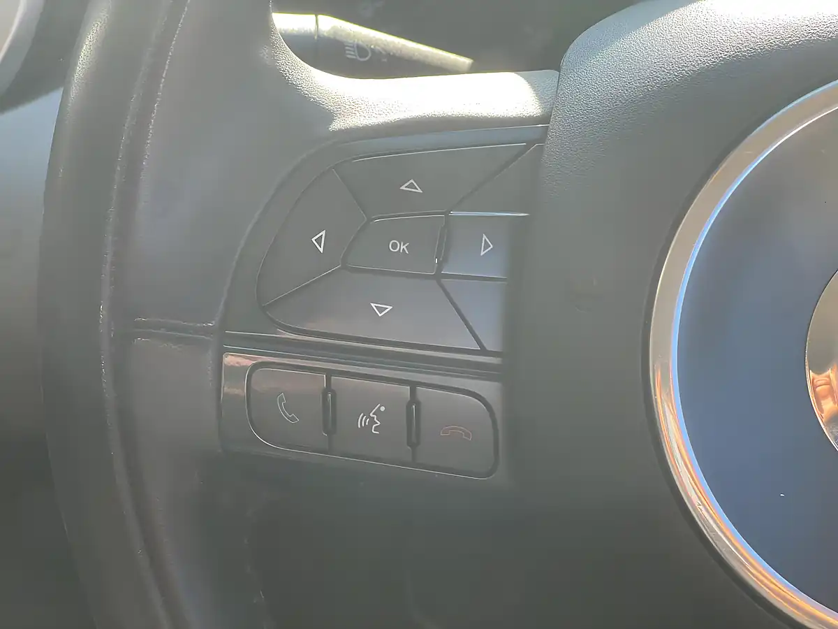 Used 2016 Fiat 500X Cross Red - Interior and Exterior details 14