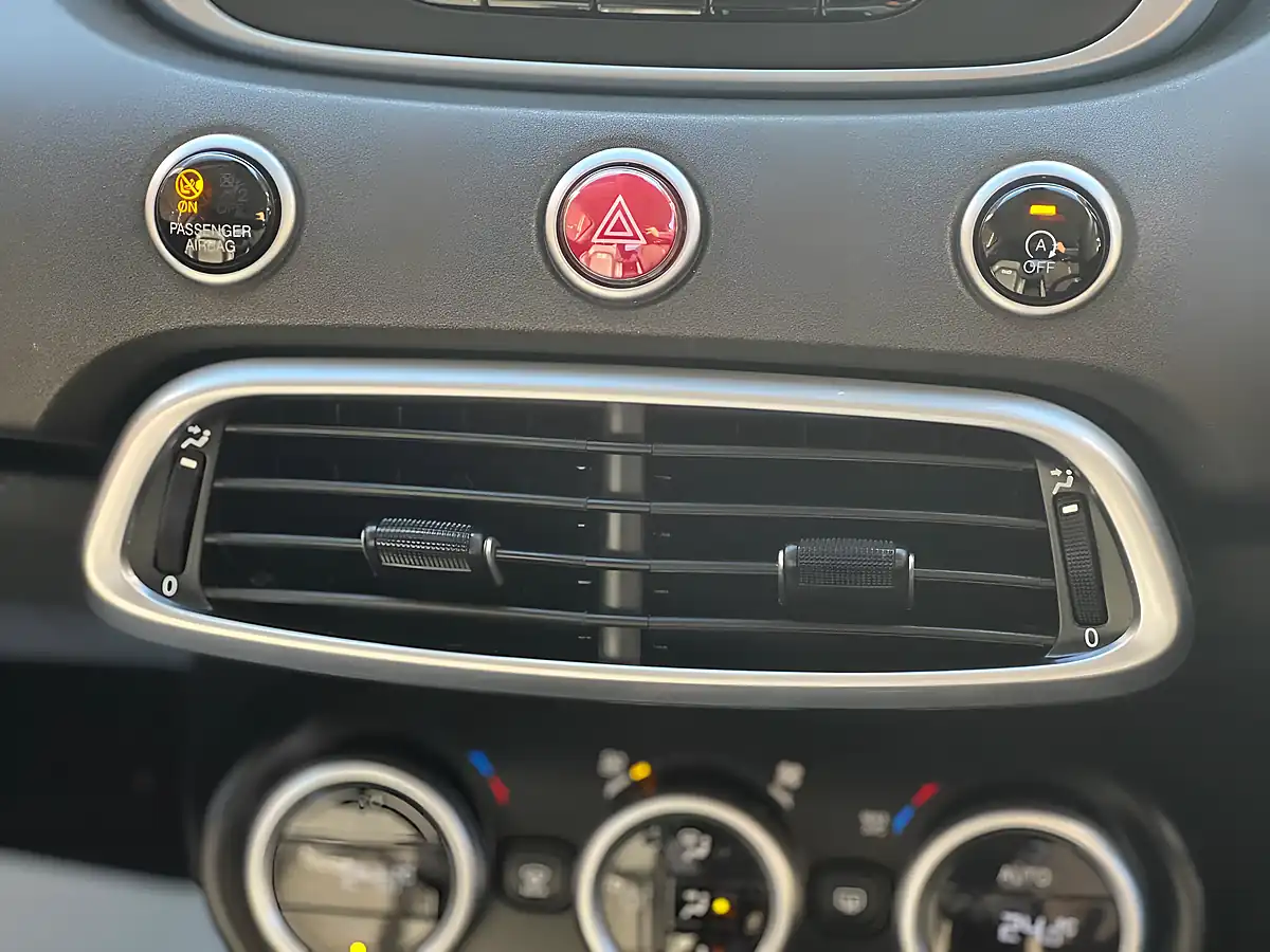 Used 2016 Fiat 500X Cross Red - Interior and Exterior details 15