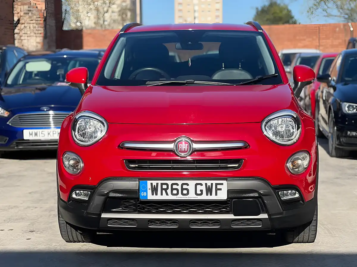 Used 2016 Fiat 500X Cross Red - Interior and Exterior details 5