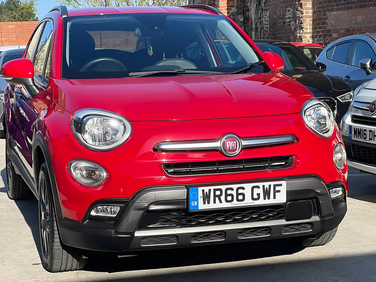 Used 2016 Fiat 500X Cross Red - Front View