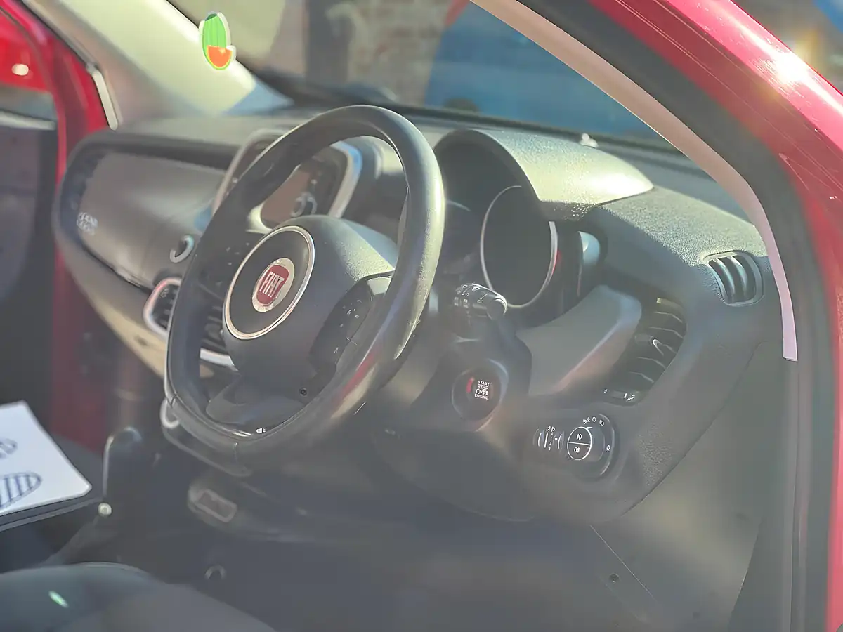 Used 2016 Fiat 500X Cross Red - Interior and Exterior details 10