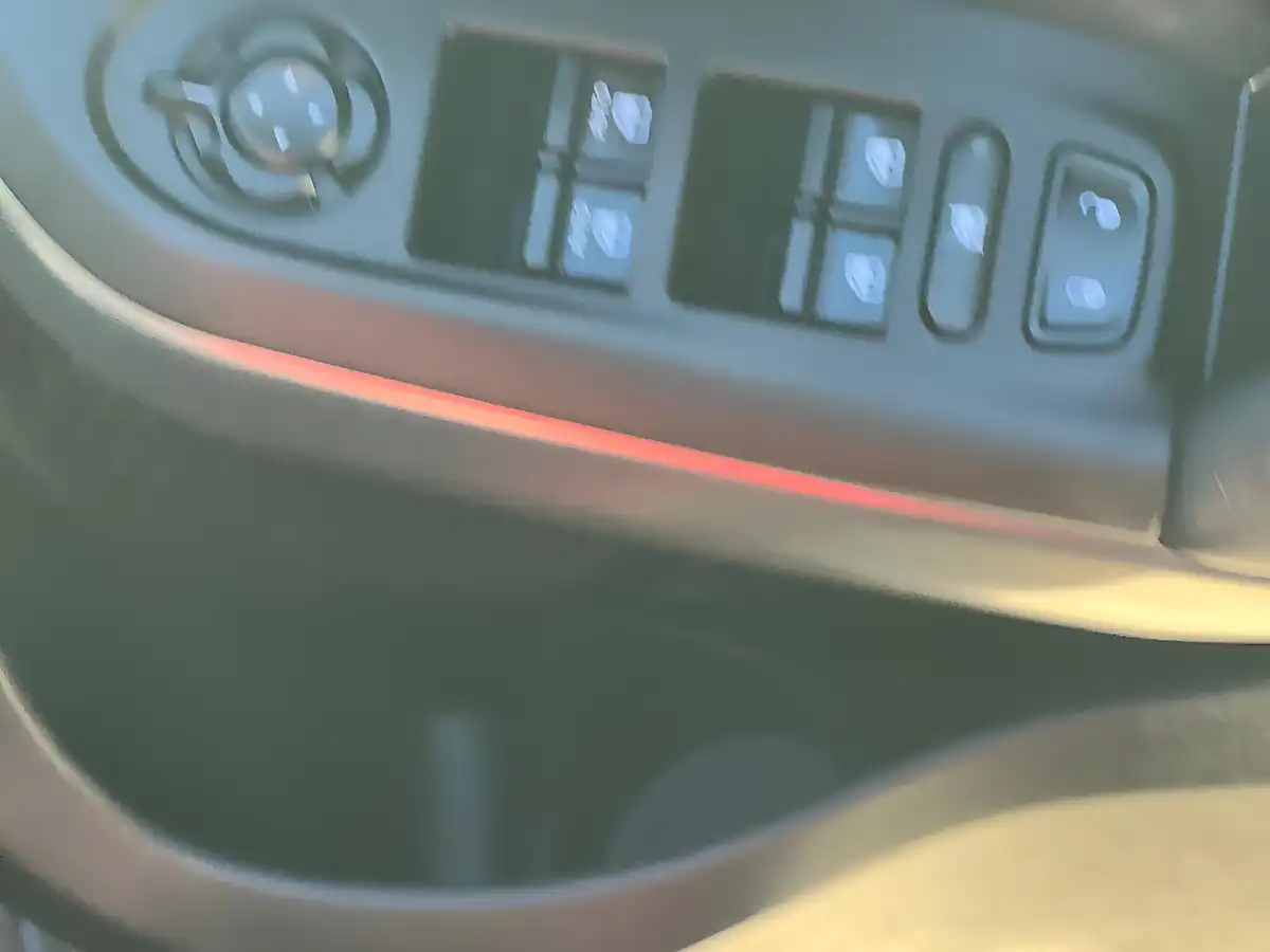 Used 2016 Fiat 500X Cross Red - Interior and Exterior details 12