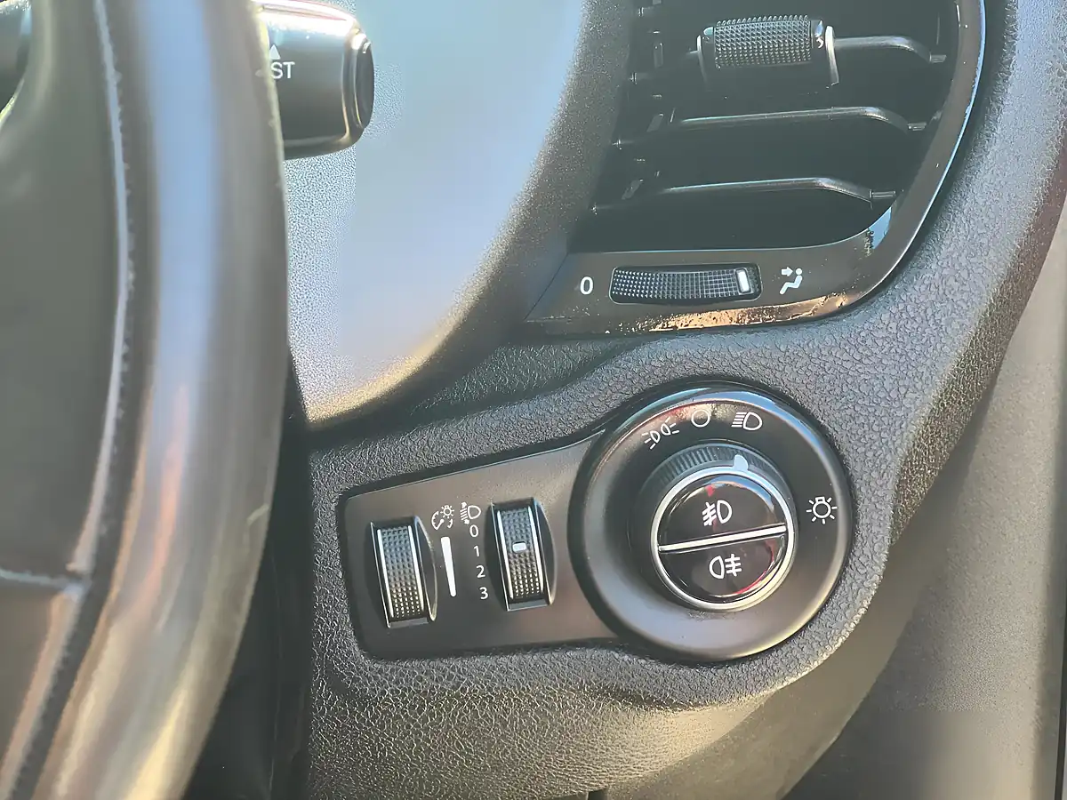 Used 2016 Fiat 500X Cross Red - Interior and Exterior details 13
