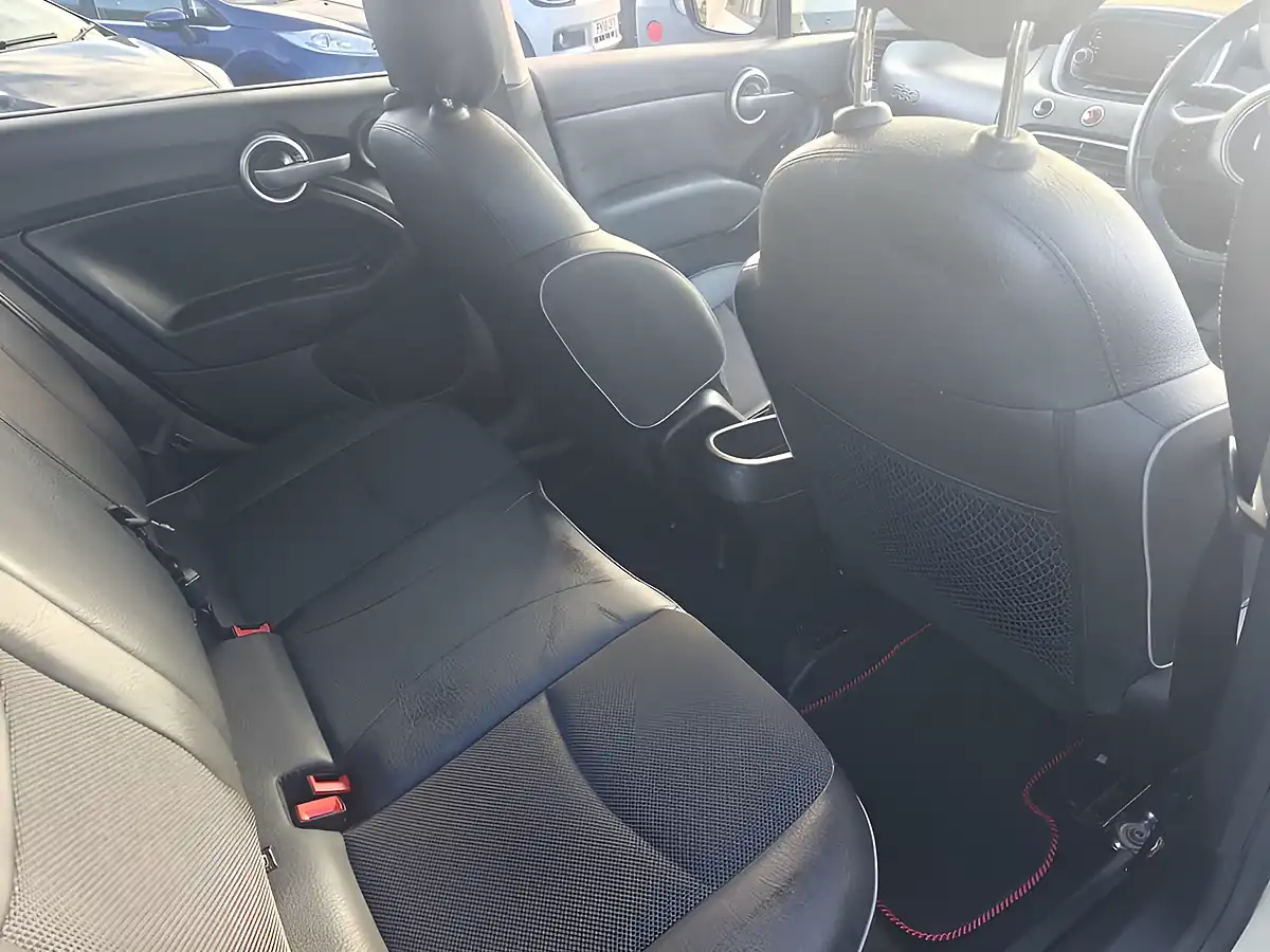 Used 2016 Fiat 500X Cross White - Interior and Exterior details 13