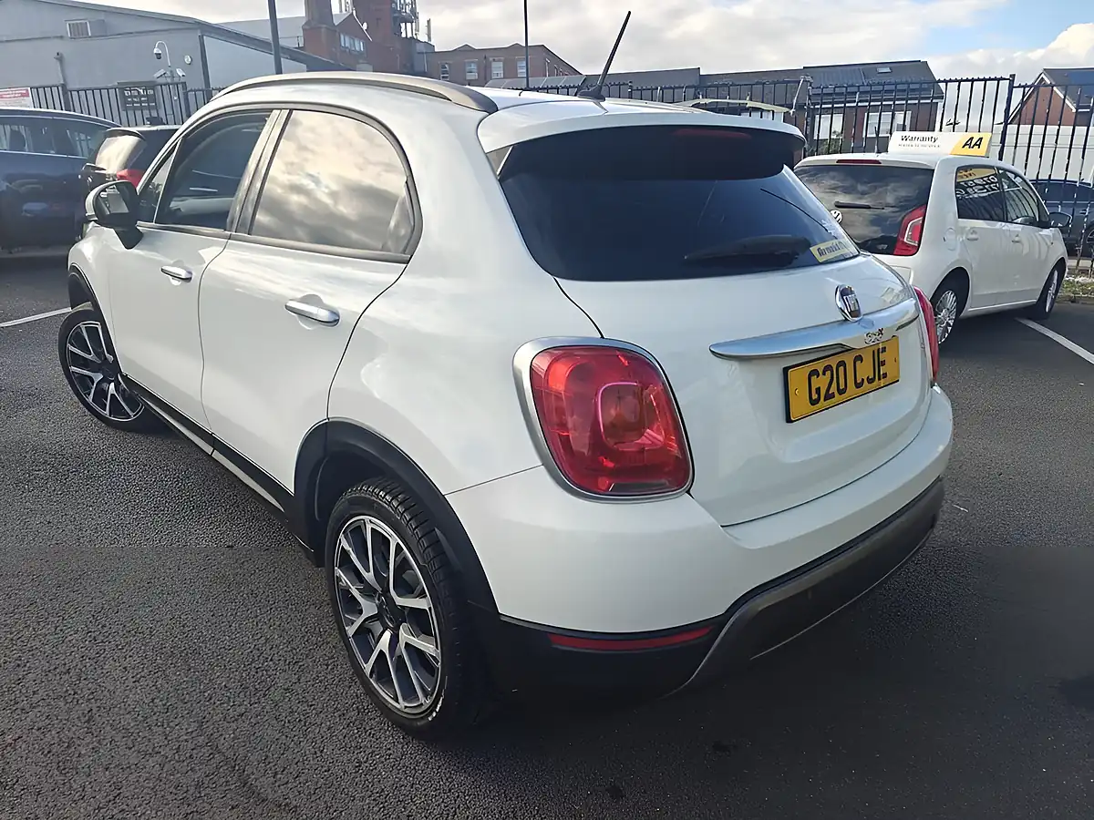 Used 2016 Fiat 500X Cross White - Interior and Exterior details 15