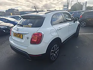 Used 2016 Fiat 500X Cross White - Interior and Exterior details 3