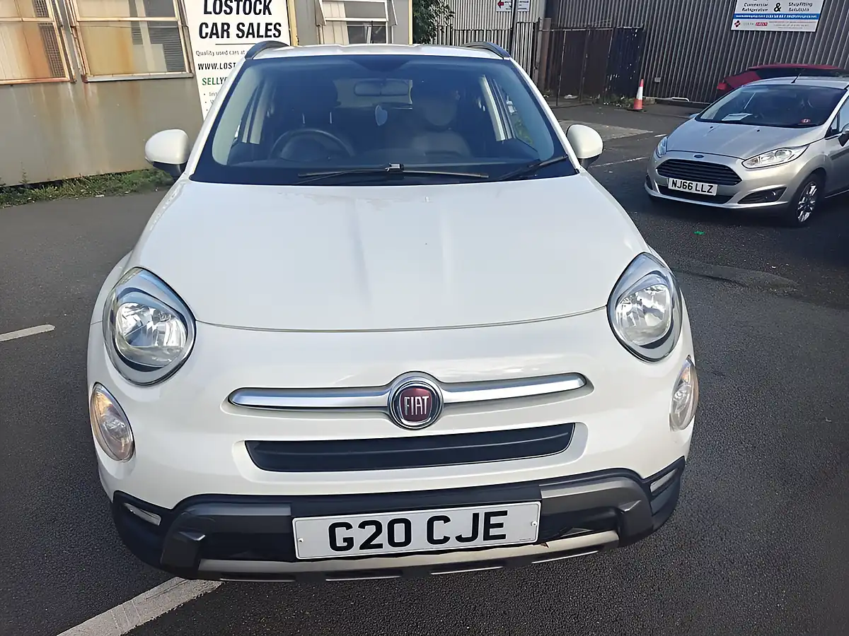 Used 2016 Fiat 500X Cross White - Interior and Exterior details 4