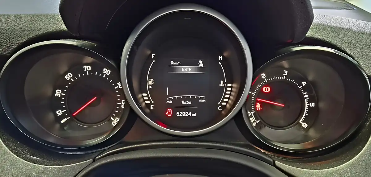 Used 2016 Fiat 500X Cross White - Interior and Exterior details 15