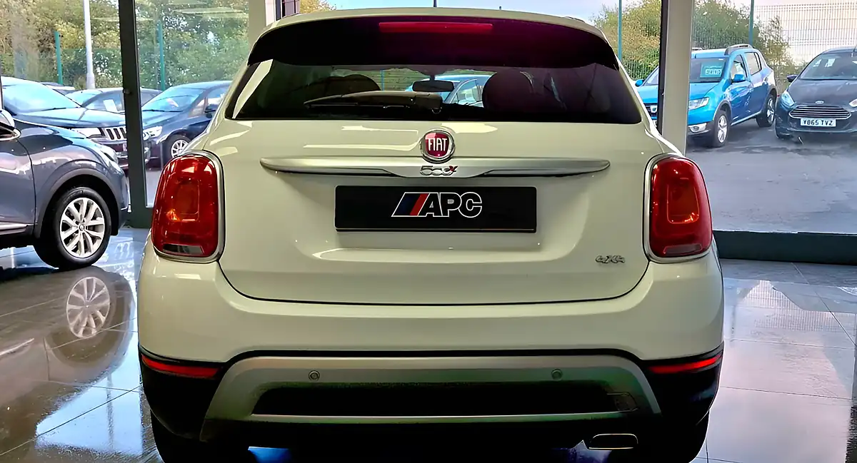 Used 2016 Fiat 500X Cross White - Interior and Exterior details 5