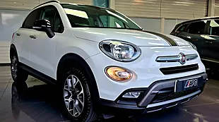 Used 2016 Fiat 500X Cross White - Interior and Exterior details 8