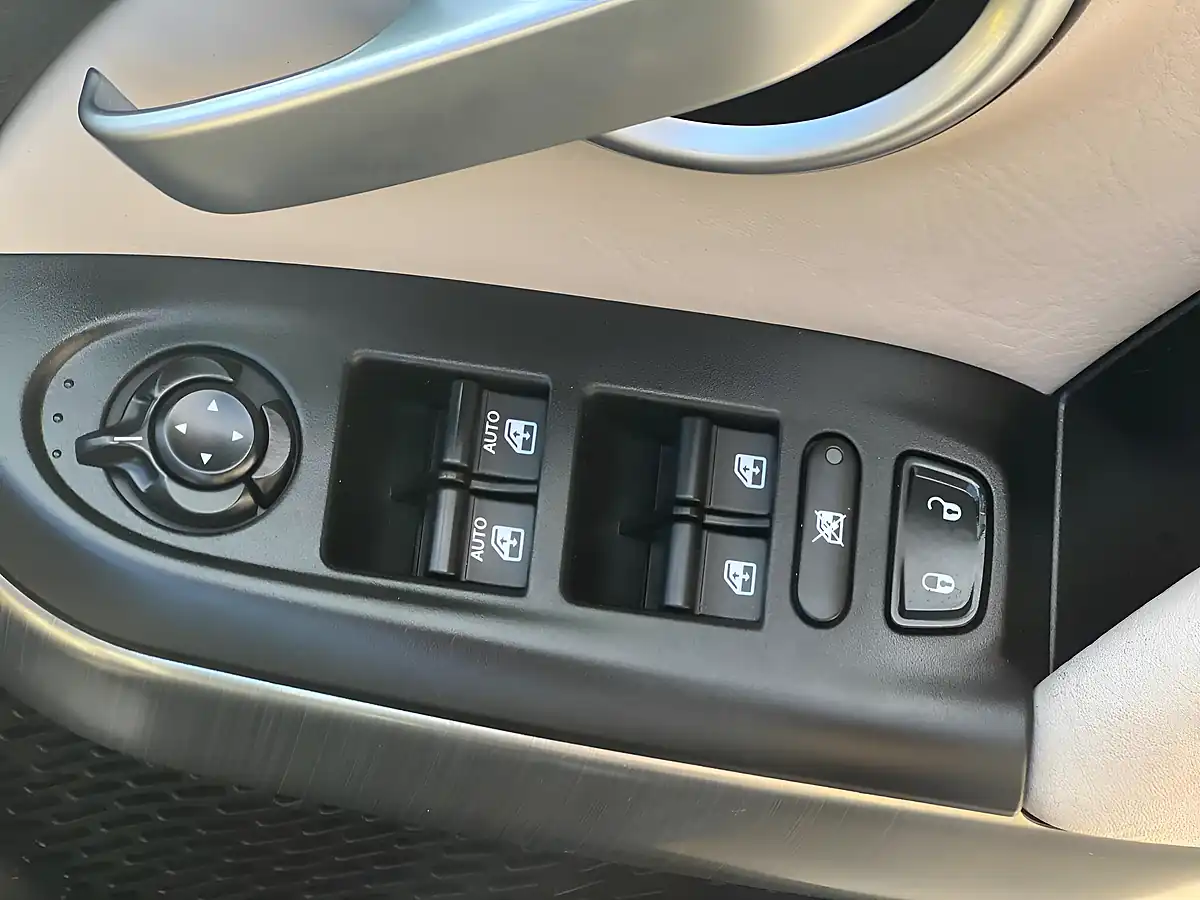 Used 2016 Fiat 500X Lounge Black - Interior and Exterior details 13