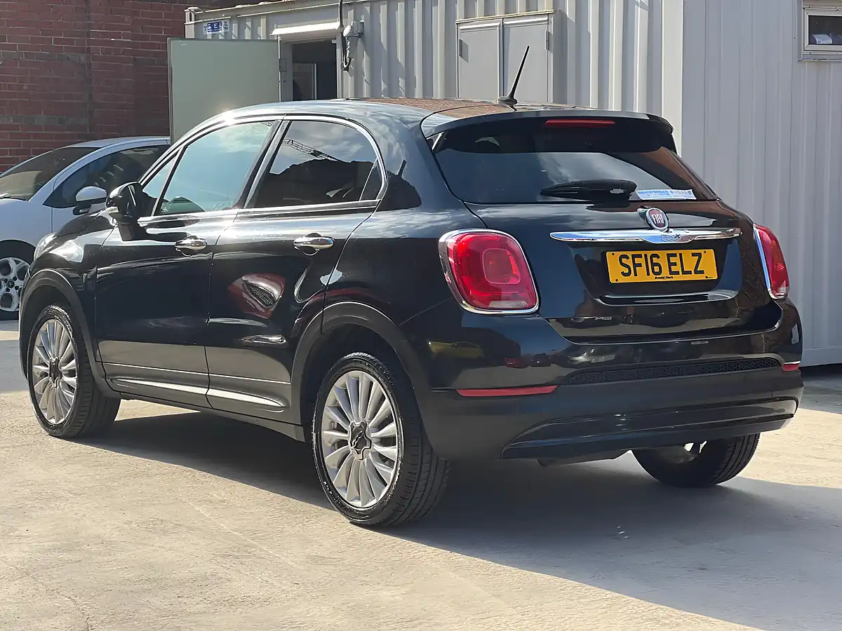 Used 2016 Fiat 500X Lounge Black - Interior and Exterior details 3