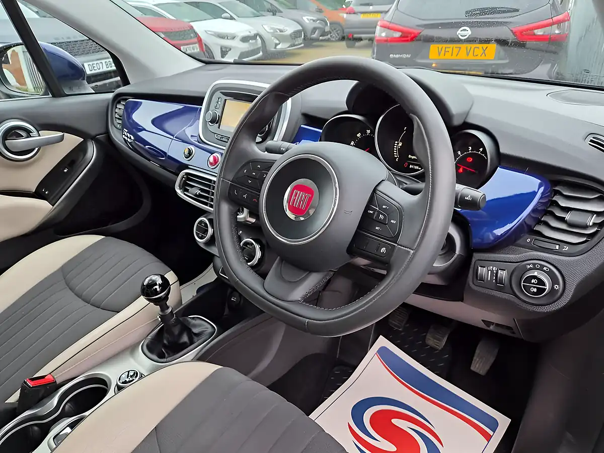 Used 2016 Fiat 500x Lounge Blue - Interior and Exterior details 8