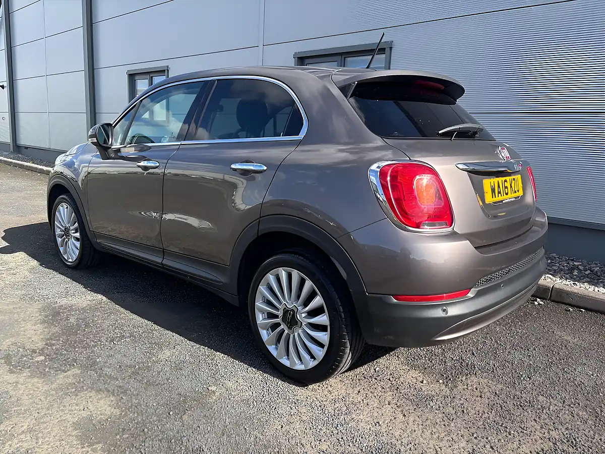 Used 2016 Fiat 500X Lounge Bronze - Interior and Exterior details 6
