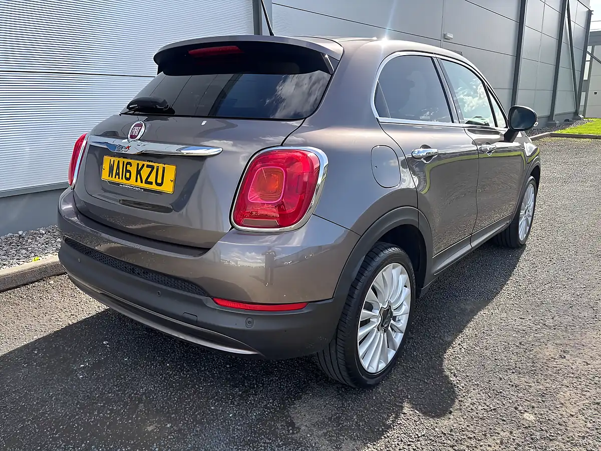 Used 2016 Fiat 500X Lounge Bronze - Interior and Exterior details 9