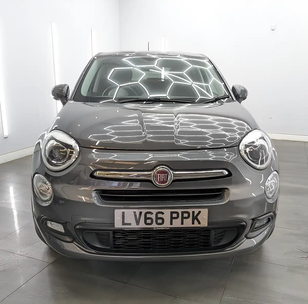 Used 2016 Fiat 500X Lounge Grey - Interior and Exterior details 4